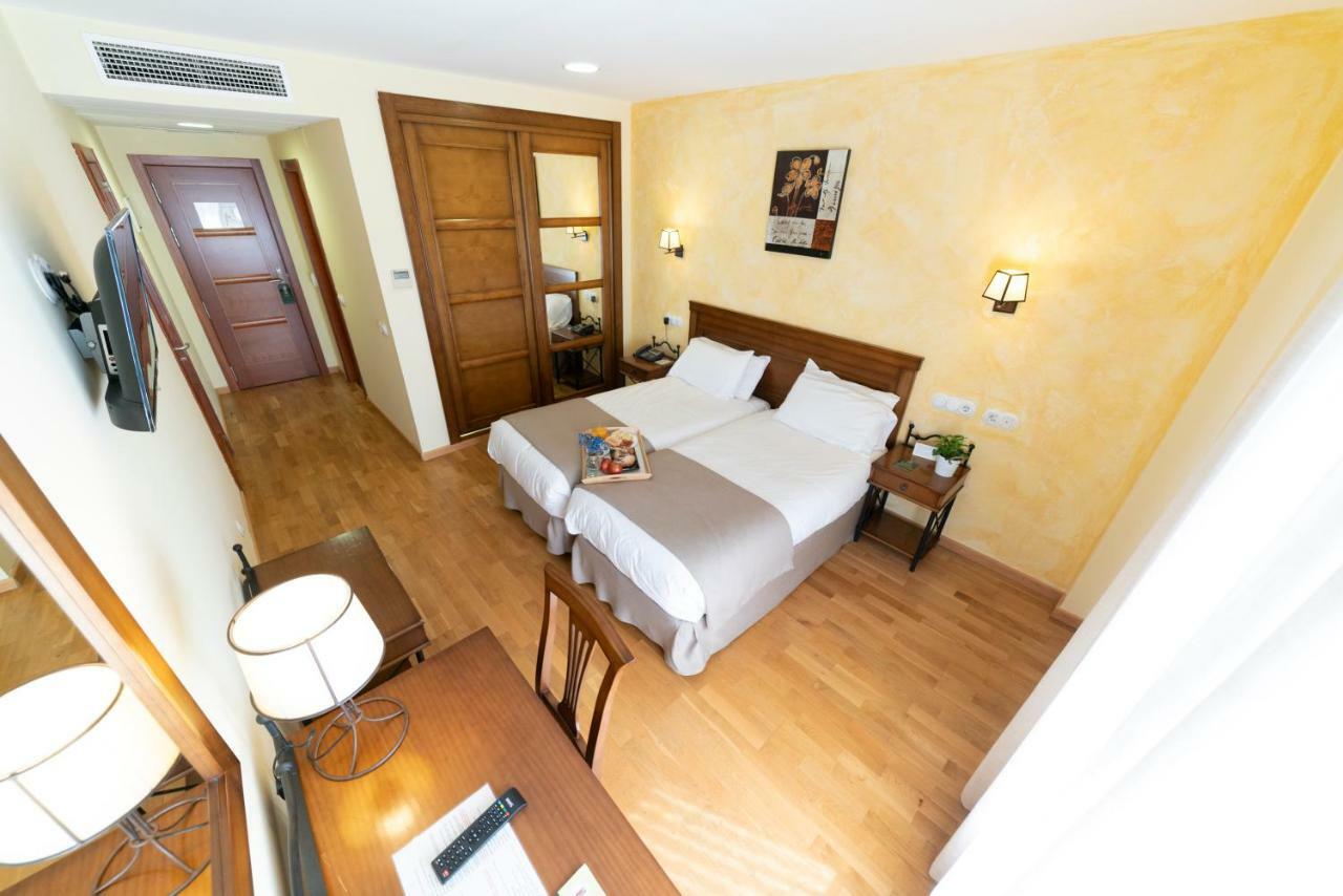 Hotel Comendador Каранке Екстериор снимка