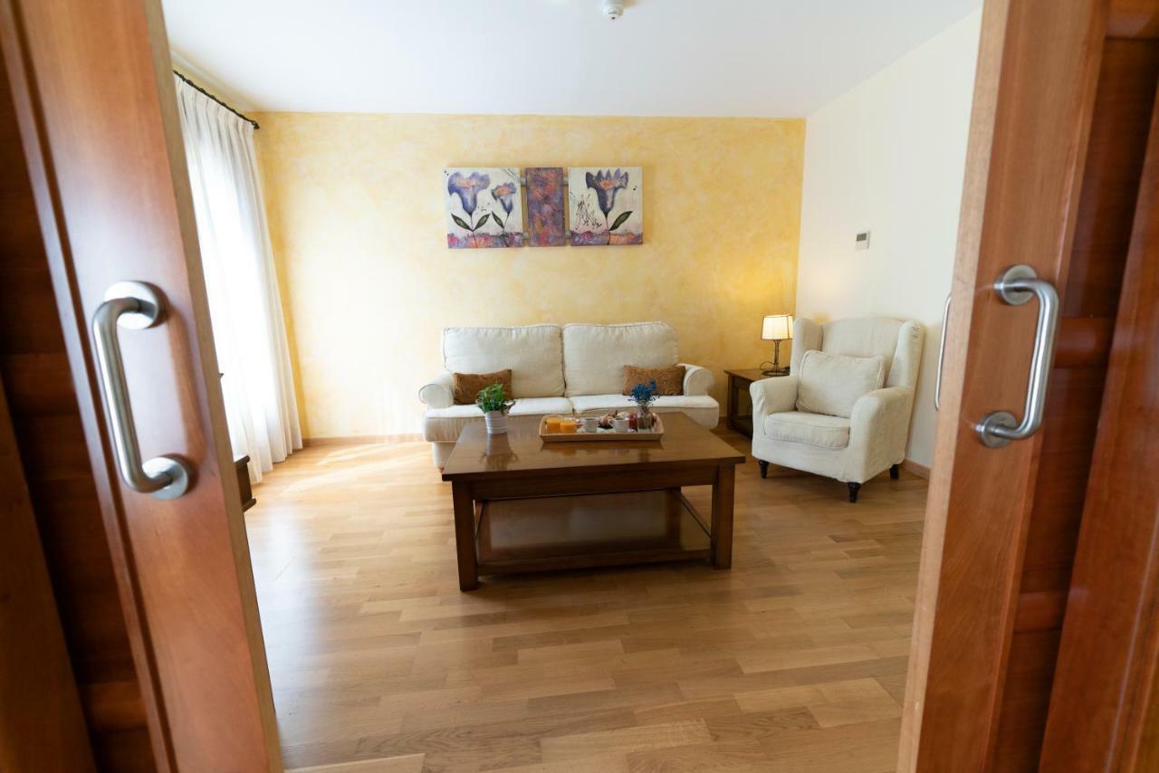 Hotel Comendador Каранке Екстериор снимка